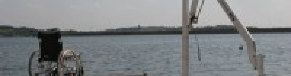 Pool hoist for Sailing Clubs